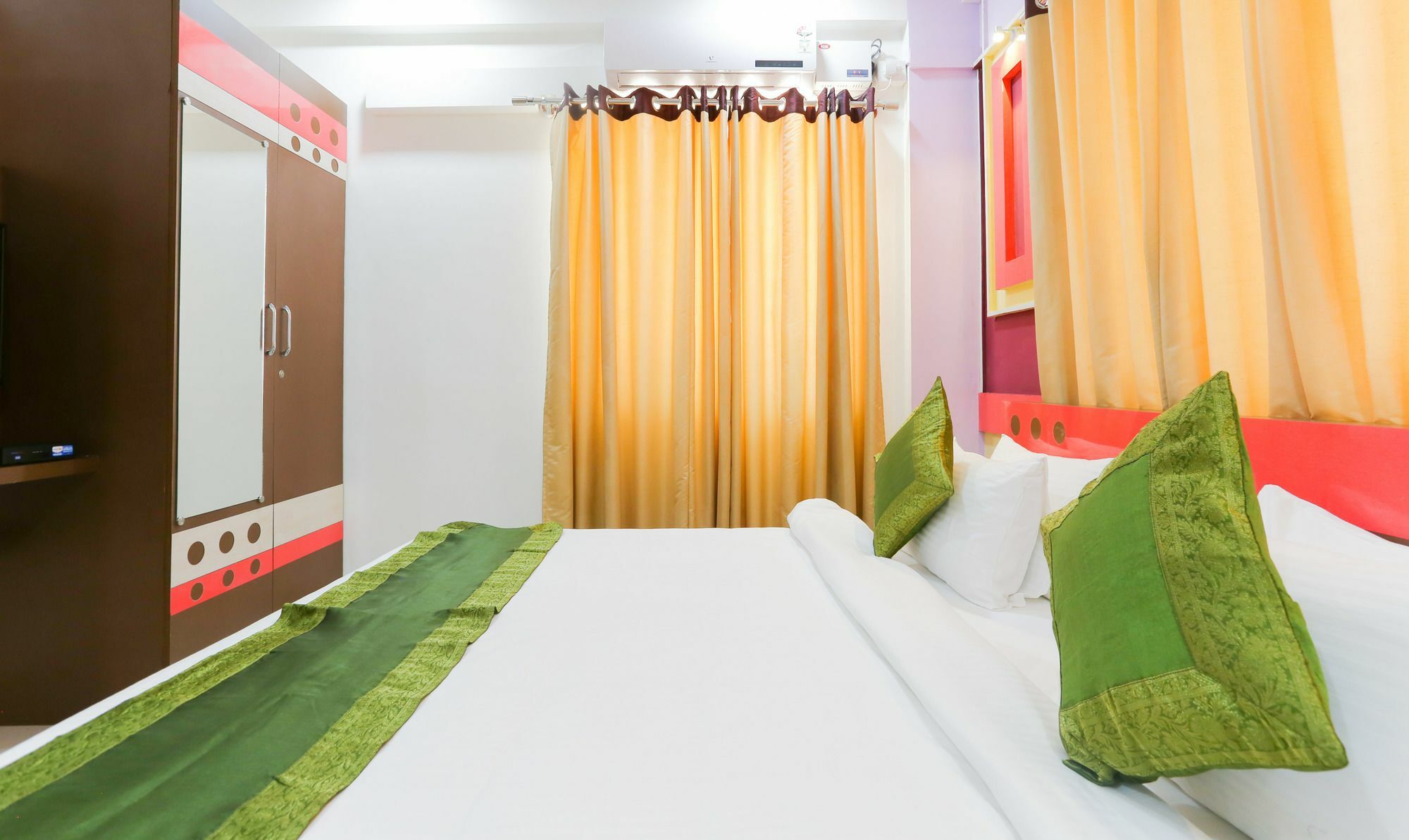 Itsy Hotels Worldtree Bellandur Bangalore Exterior photo