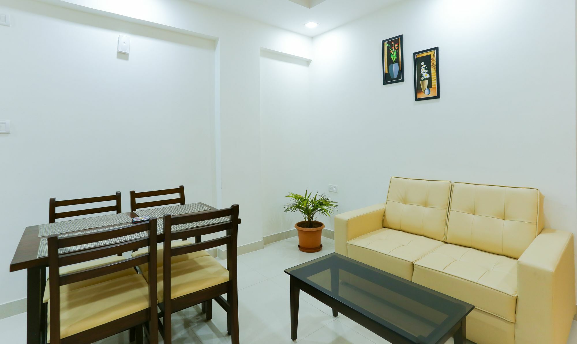 Itsy Hotels Worldtree Bellandur Bangalore Exterior photo